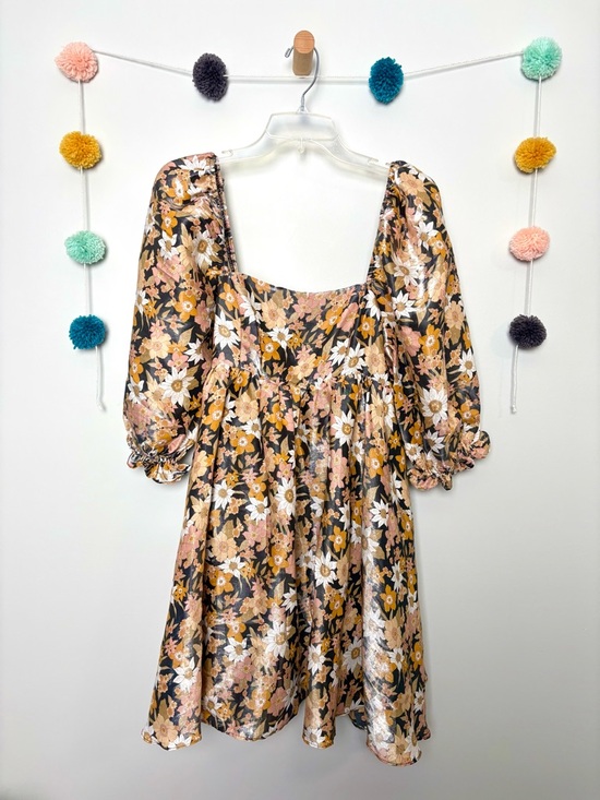 Storia Dresses & Skirts - Storia Babydoll Puff Sleeve Floral Metallic Sheen Flowy Dress
